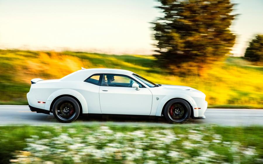  Dodge Challenger SRT Hellcat Widebody 2017 года  (фото 60 из 69)